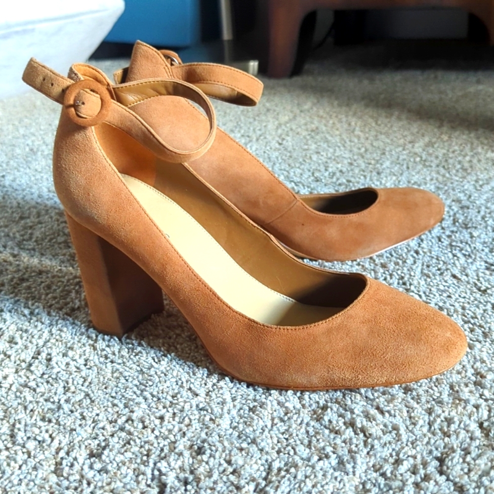Camel marc Fisher block heel size 9.5